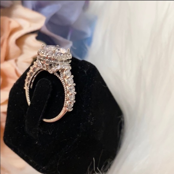 Halo Ring With Gorgeous Engagement Setting CZ Stones 925 NEW! - Picture 5 of 6